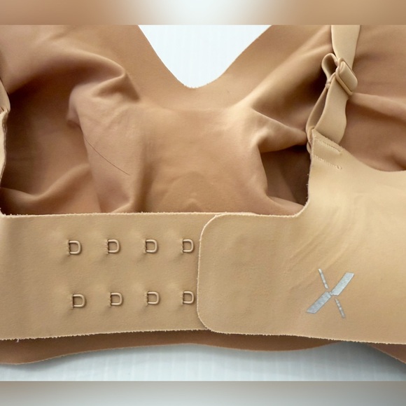 Knix - Revolution V-Neck Bra - XL+ - Picture 4 of 7